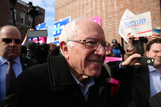 trumpwinsinnewhampshiresandersdefeatsclinton